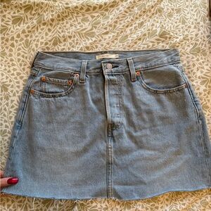 NWOT Levi’s icon skirt !